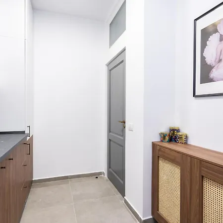 Apartment The Nest - Center - Old - 2 Bedrooms Bucharest