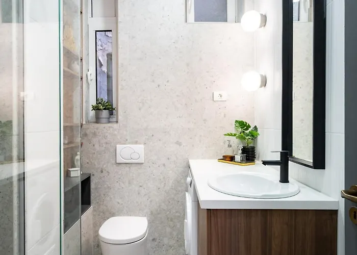 The Nest - Center - Old - 2 Bedrooms *